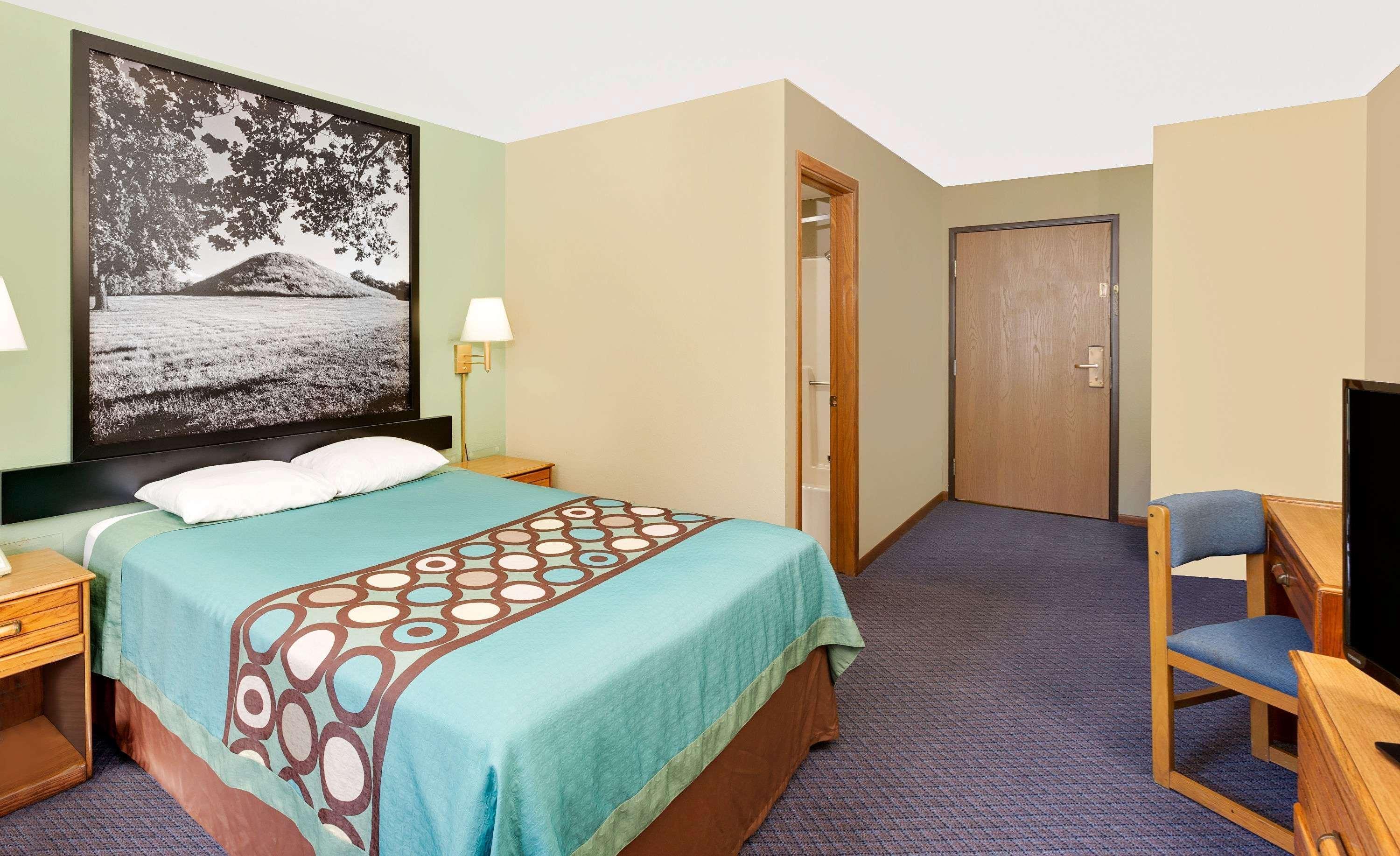 Super 8 By Wyndham Macomb Exterior foto