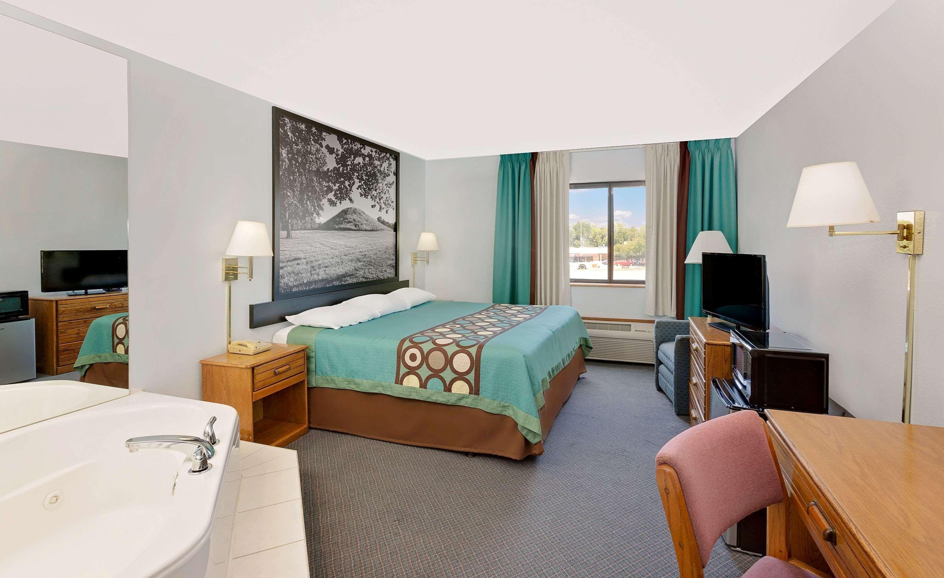 Super 8 By Wyndham Macomb Exterior foto